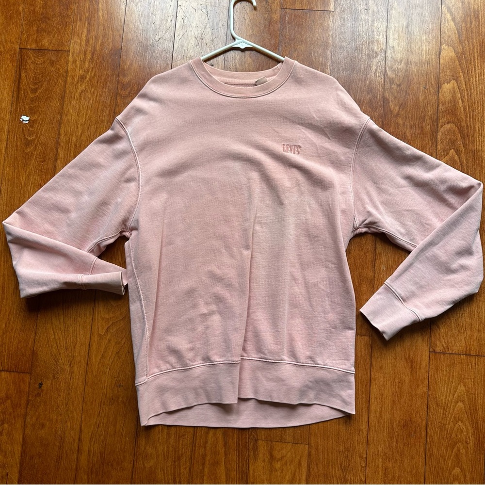 Levi’s relaxed sweatshirt - never worn! Men’s size M
